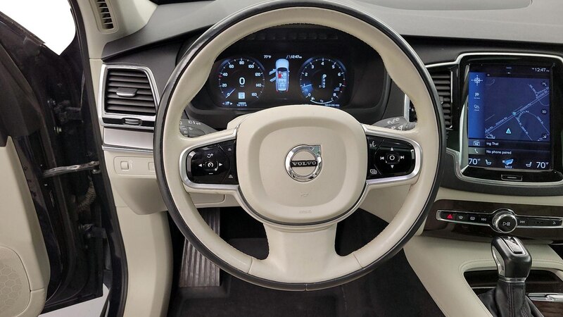 2016 Volvo XC90 T6 Momentum 10