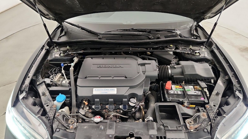 2017 Honda Accord Touring 22