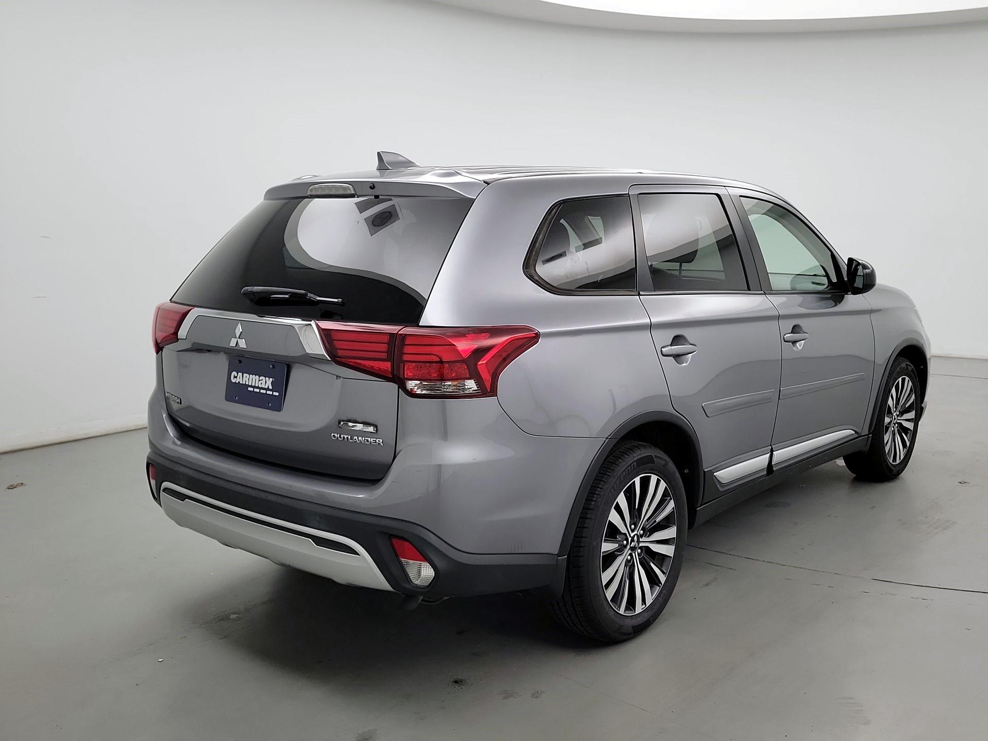 Thumbnail: 2019 Mitsubishi Outlander - 5