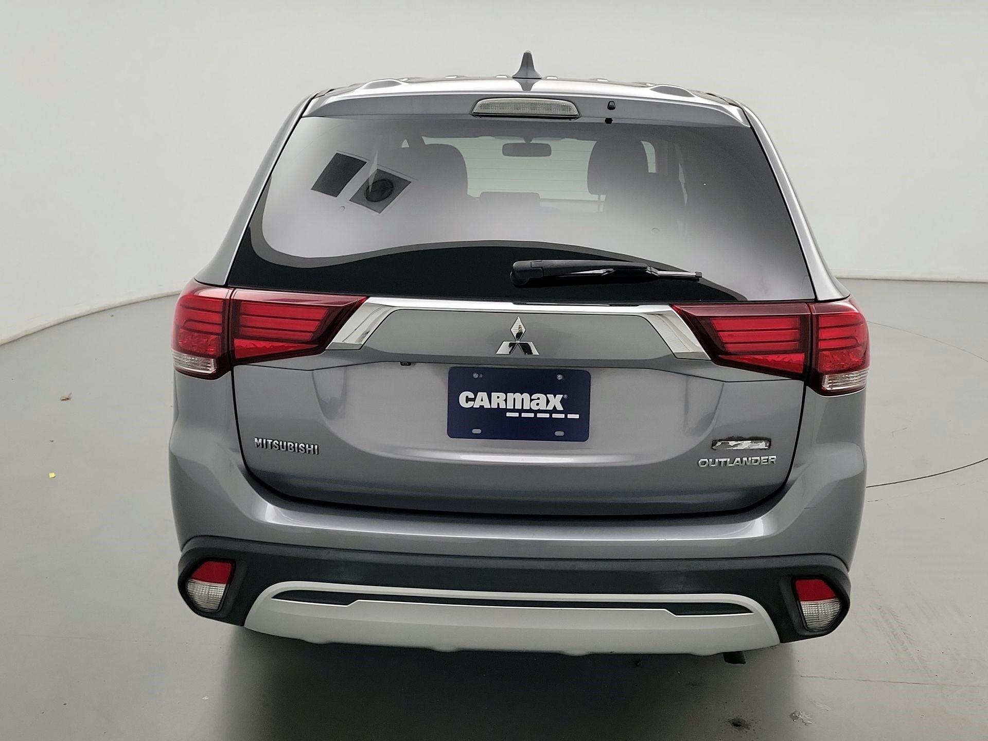 Thumbnail: 2019 Mitsubishi Outlander - 6