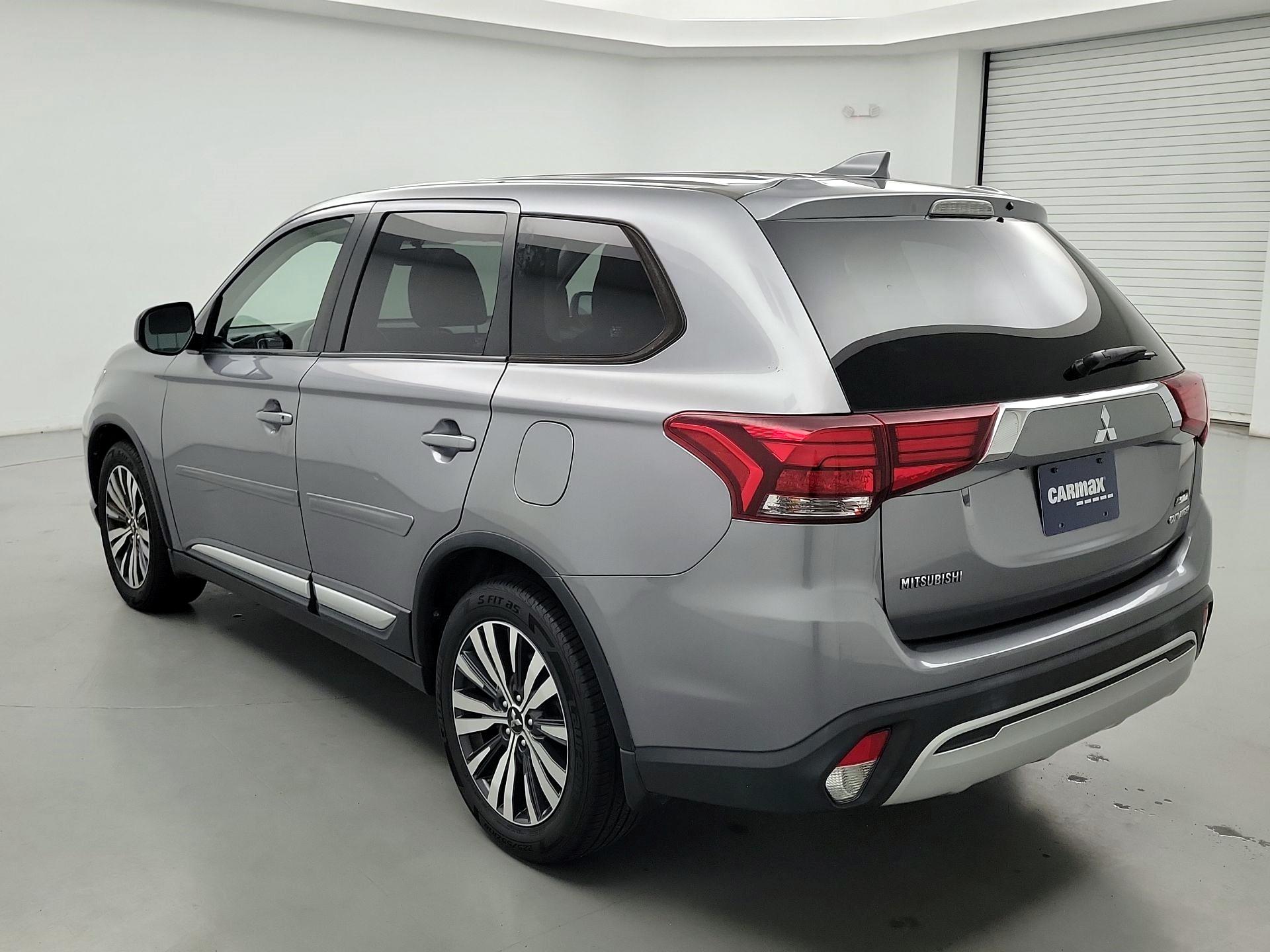 Thumbnail: 2019 Mitsubishi Outlander - 7