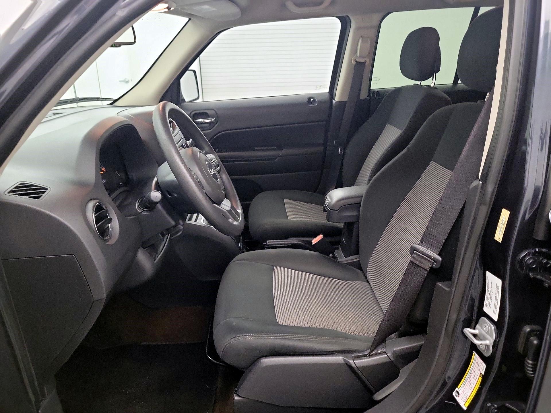 Thumbnail: 2014 Jeep Patriot - 11