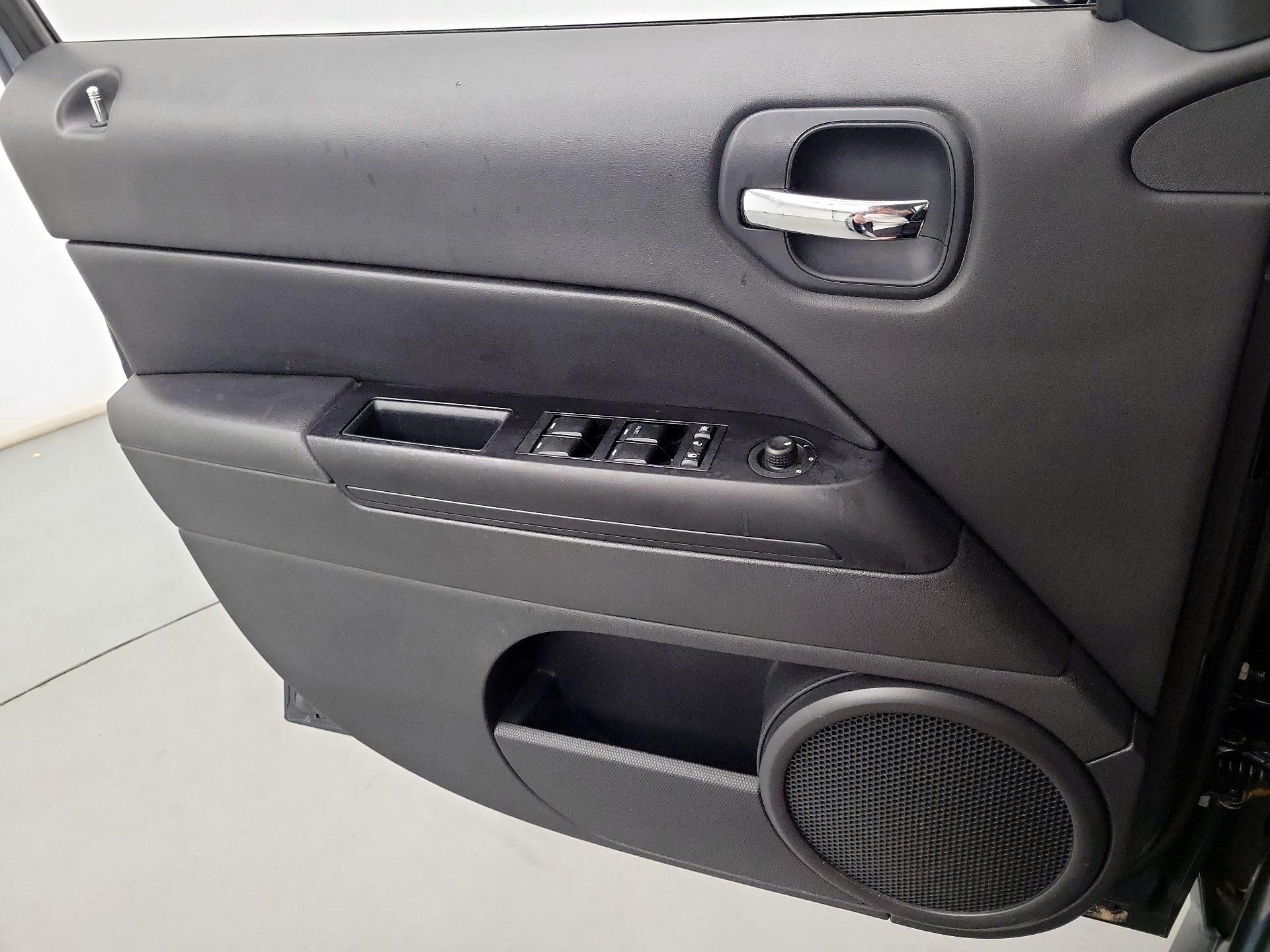 Thumbnail: 2014 Jeep Patriot - 12