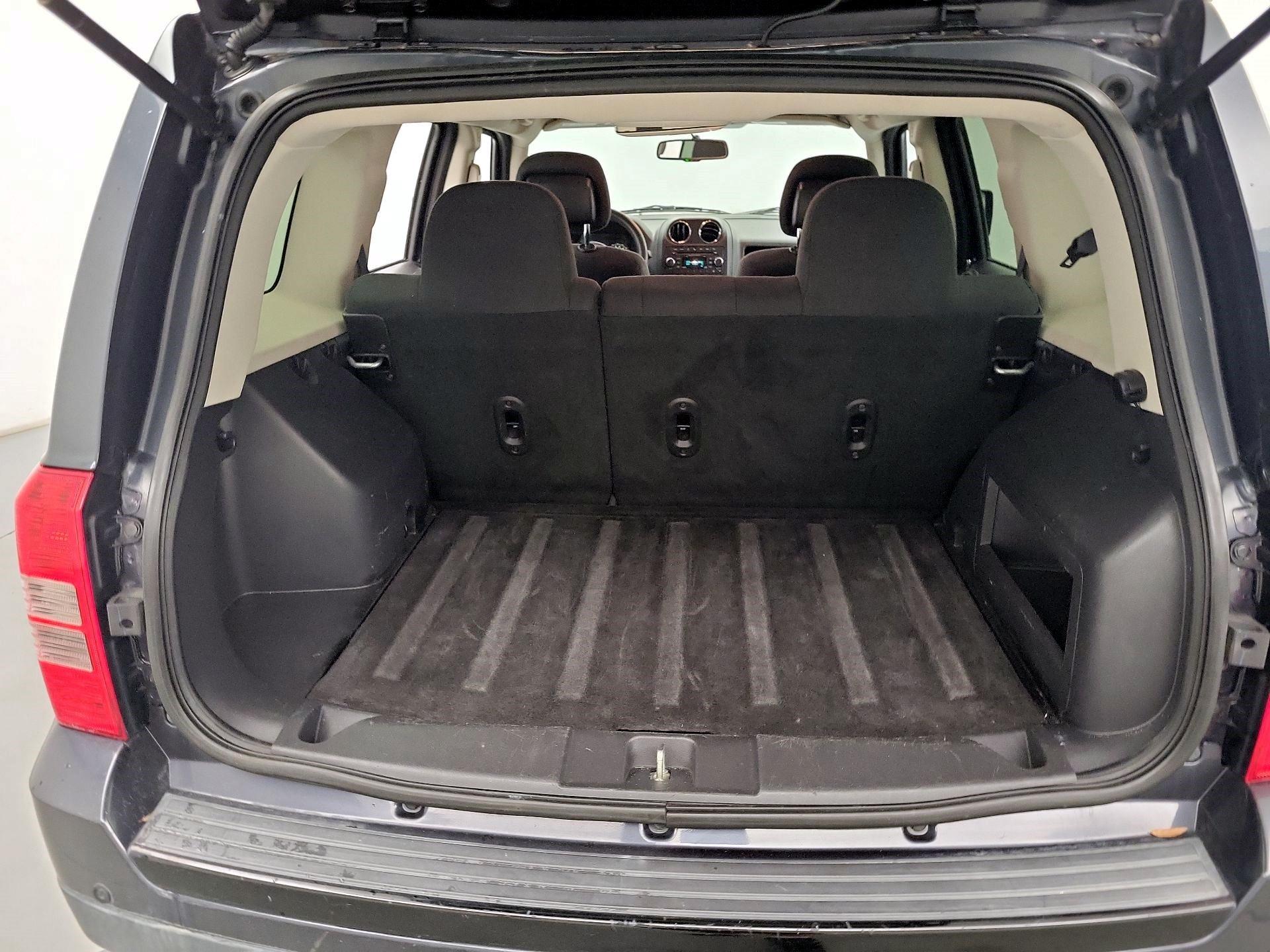 Thumbnail: 2014 Jeep Patriot - 18
