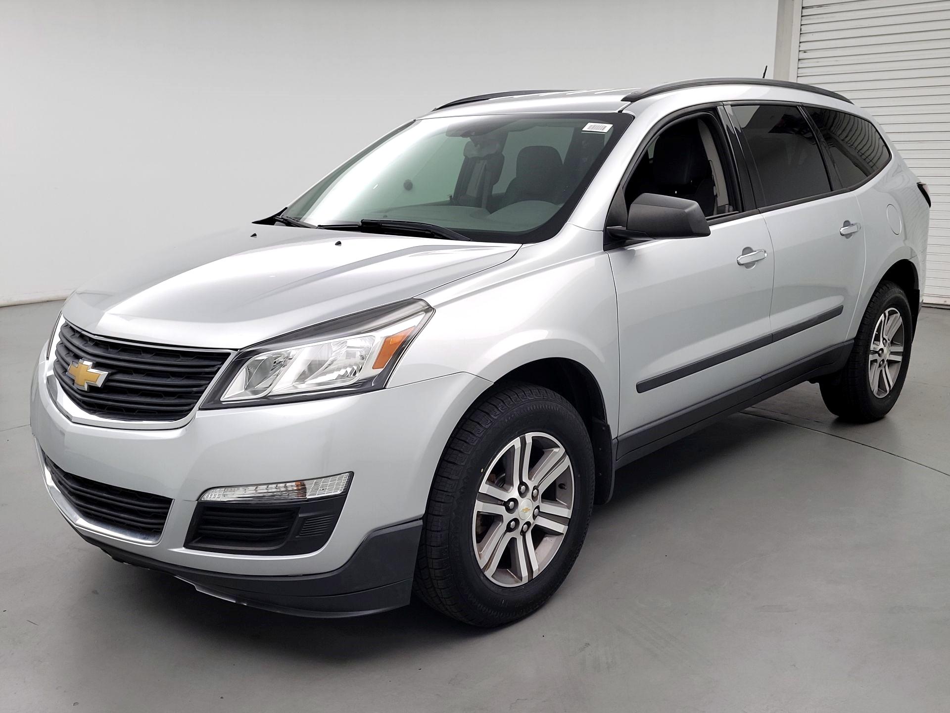 Thumbnail: 2017 Chevrolet Traverse - 3