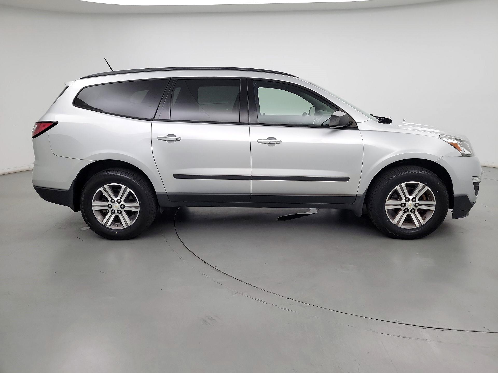 Thumbnail: 2017 Chevrolet Traverse - 4