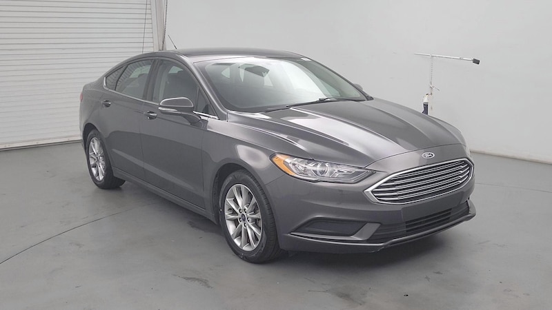 2017 Ford Fusion SE Hero Image