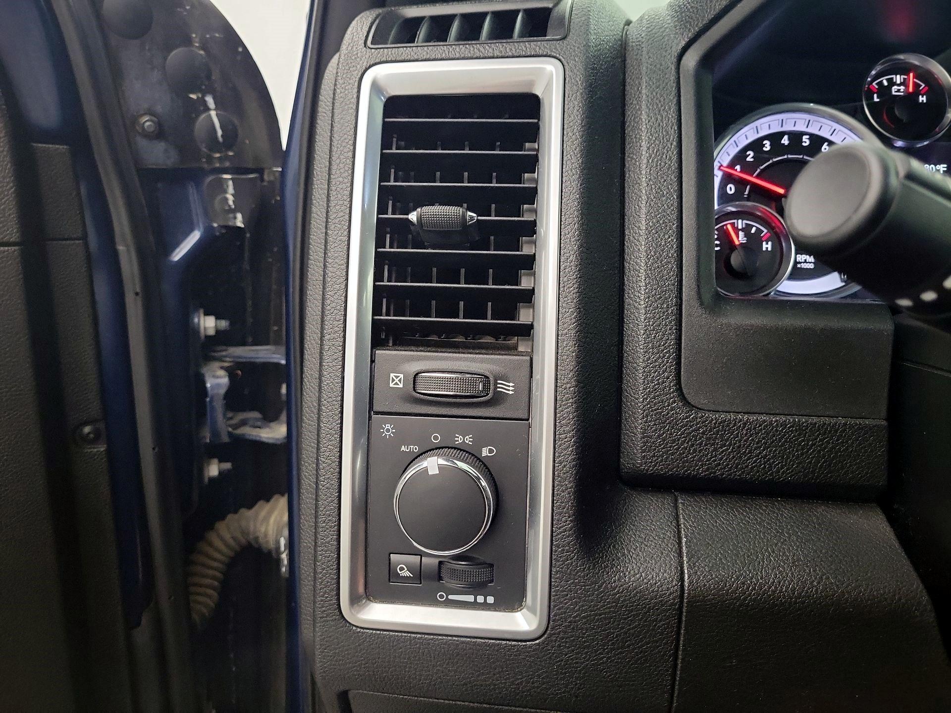 Thumbnail: 2021 RAM 1500 Classic - 11