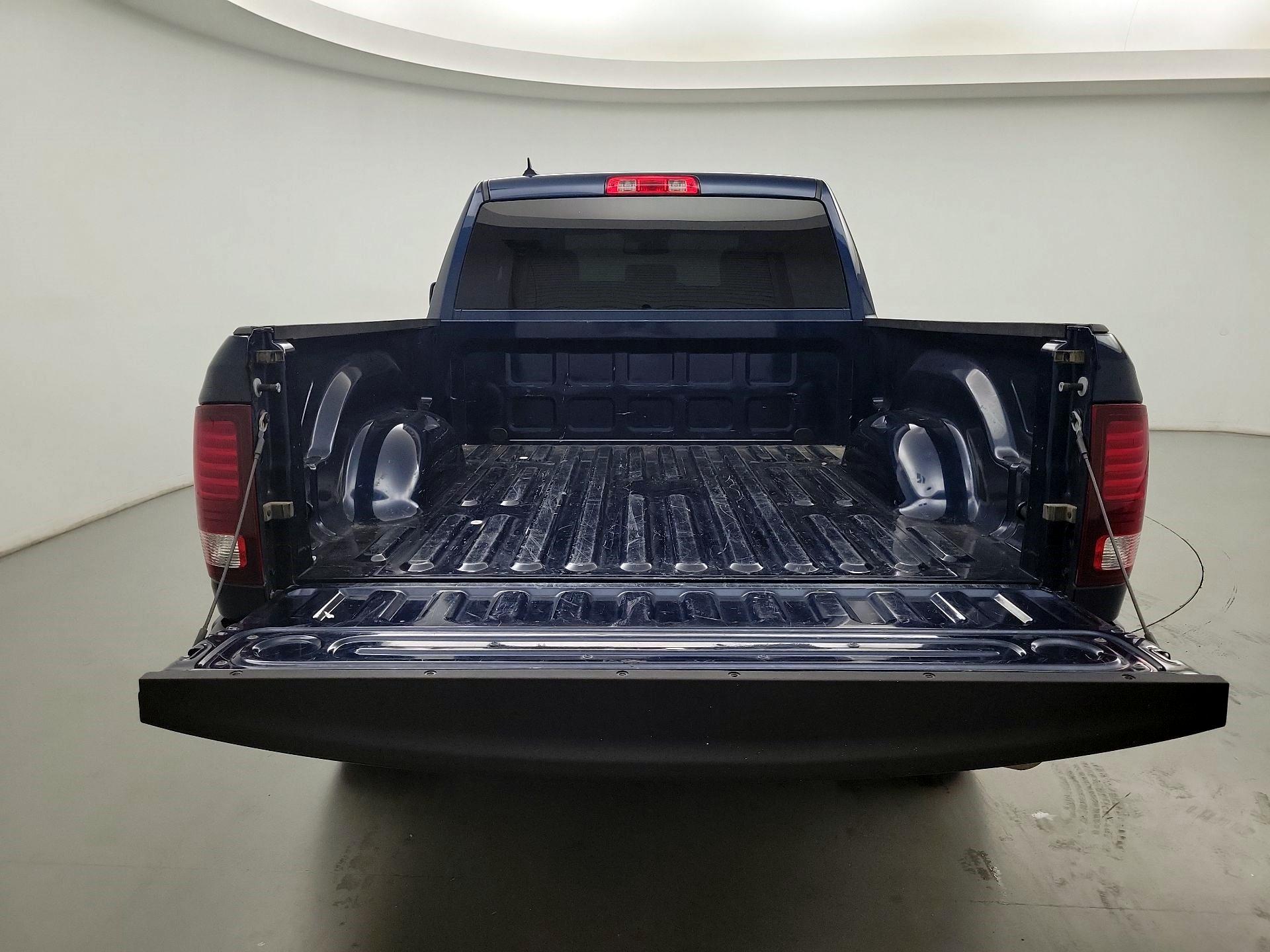 Thumbnail: 2021 RAM 1500 Classic - 18