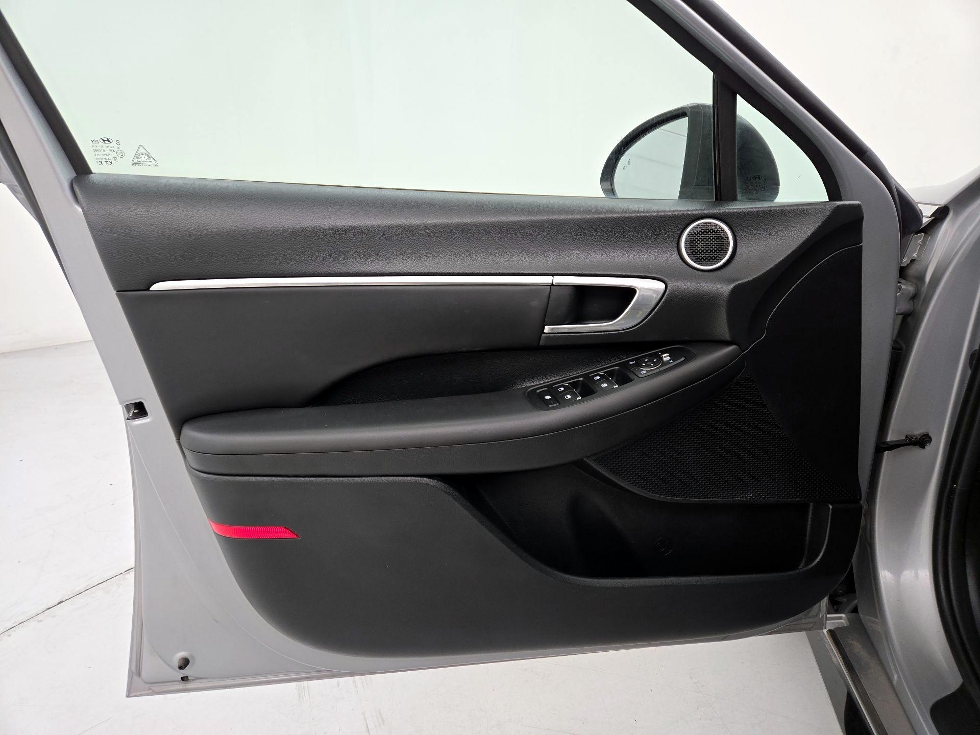 Thumbnail: 2023 Hyundai Sonata - 12