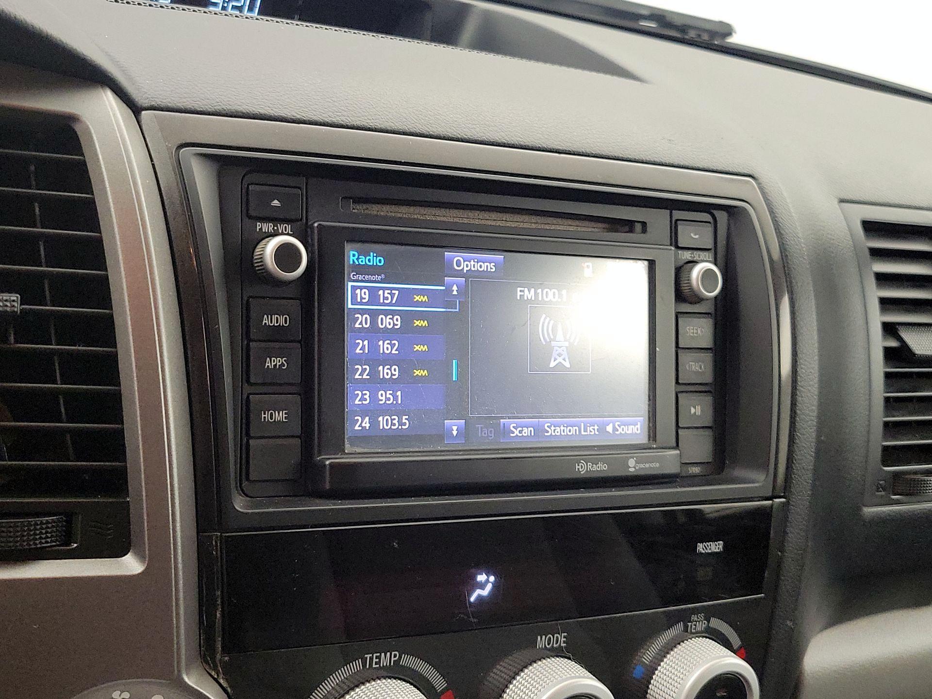 Thumbnail: 2014 Toyota Sequoia - 15