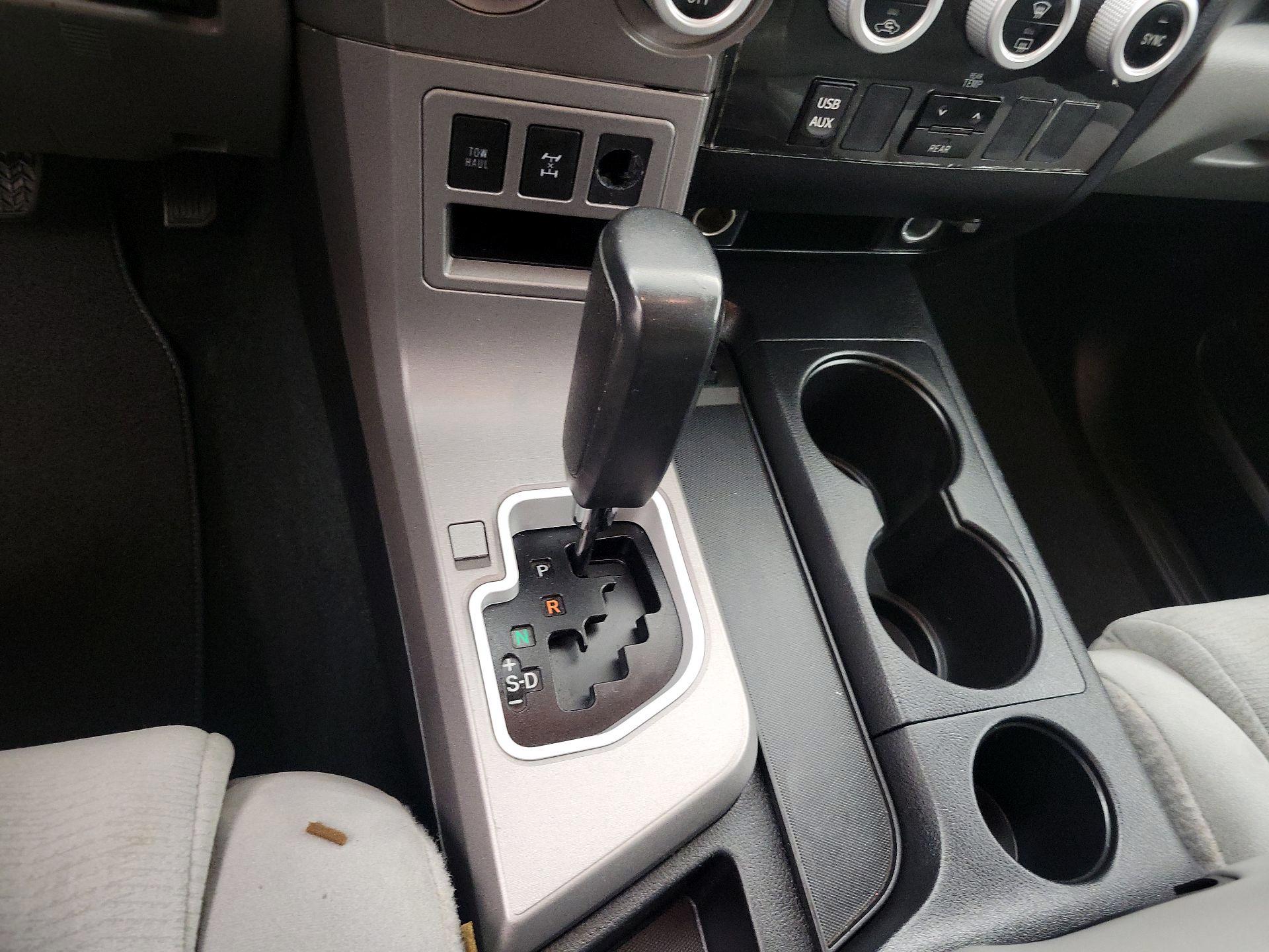 Thumbnail: 2014 Toyota Sequoia - 17