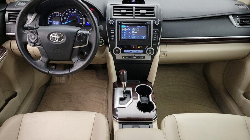 2013 Toyota Camry XLE 9