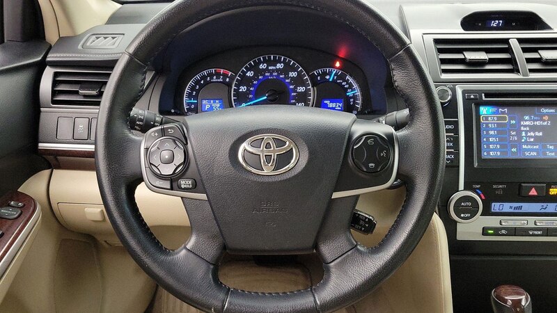 2013 Toyota Camry XLE 10