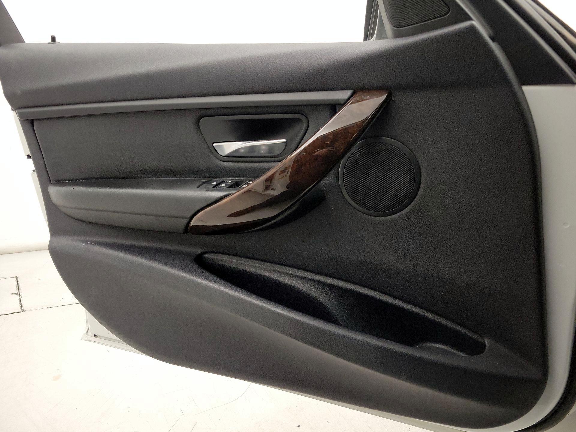 Thumbnail: 2015 BMW 3 Series - 12