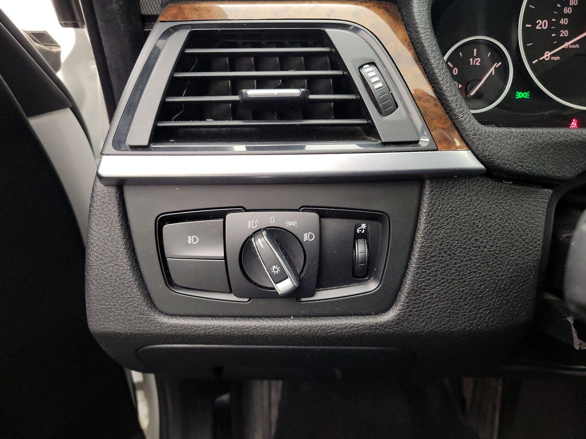 Thumbnail: 2015 BMW 3 Series - 13