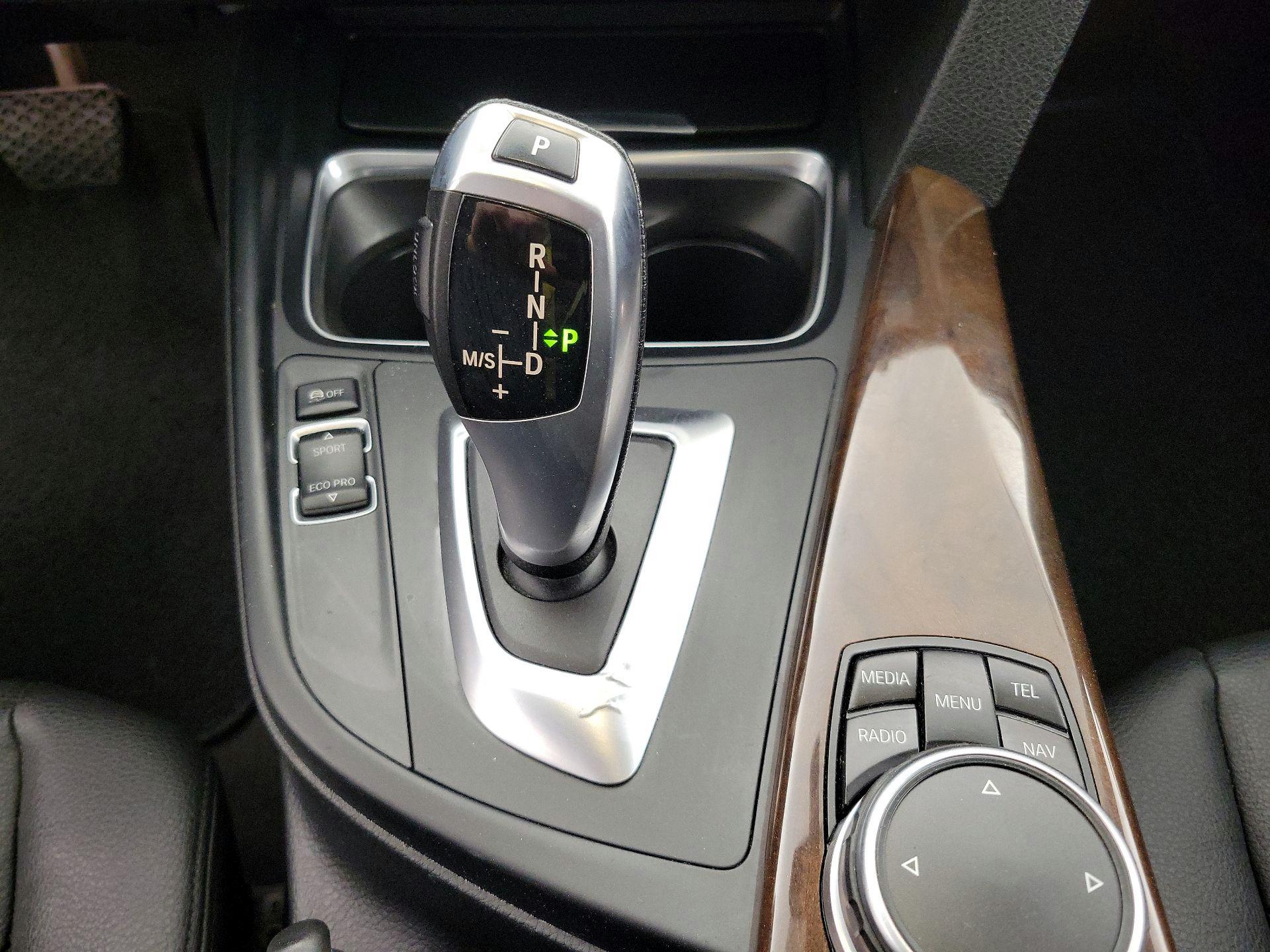 Thumbnail: 2015 BMW 3 Series - 17