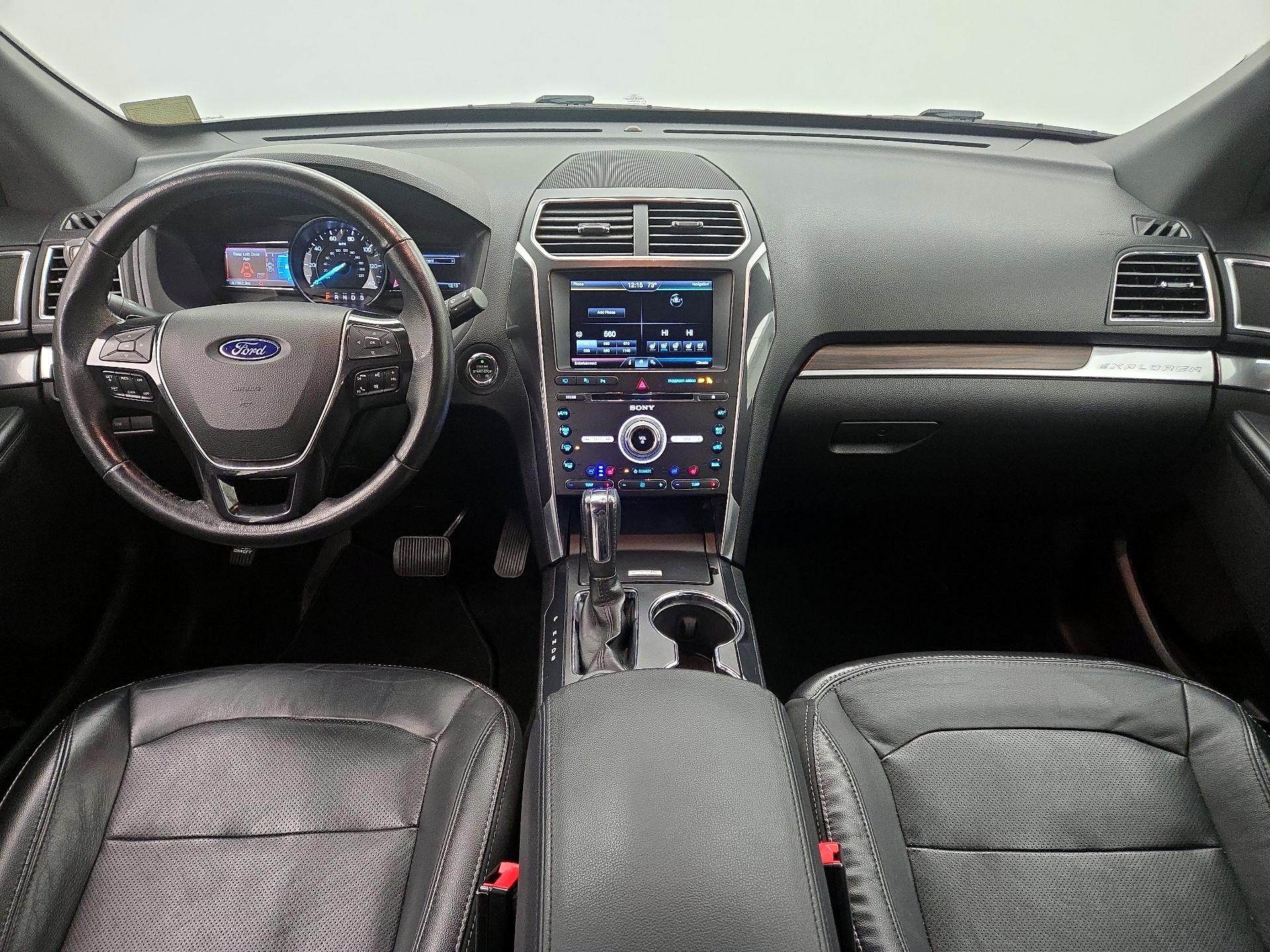Thumbnail: 2016 Ford Explorer - 9