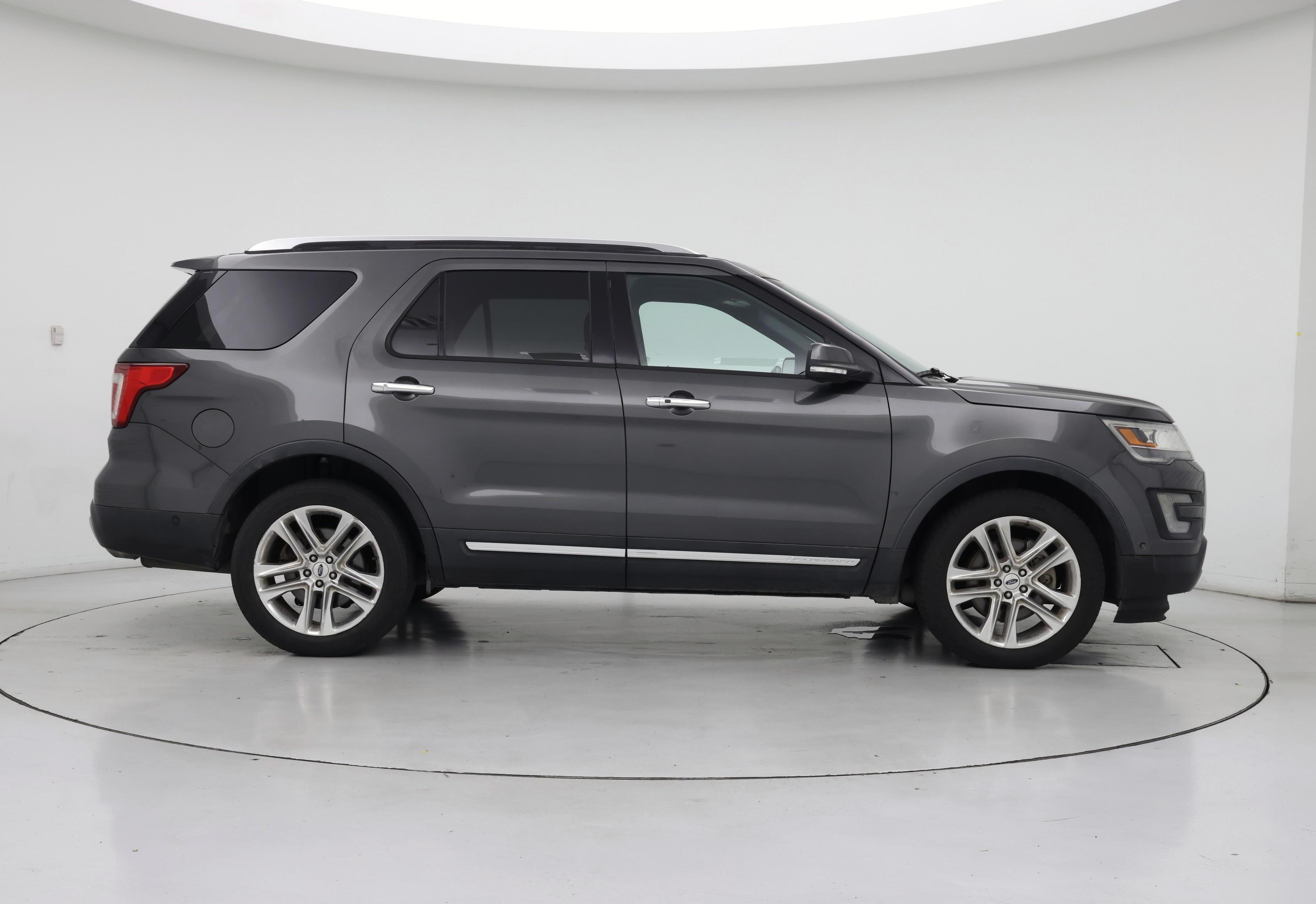 Thumbnail: 2016 Ford Explorer - 7