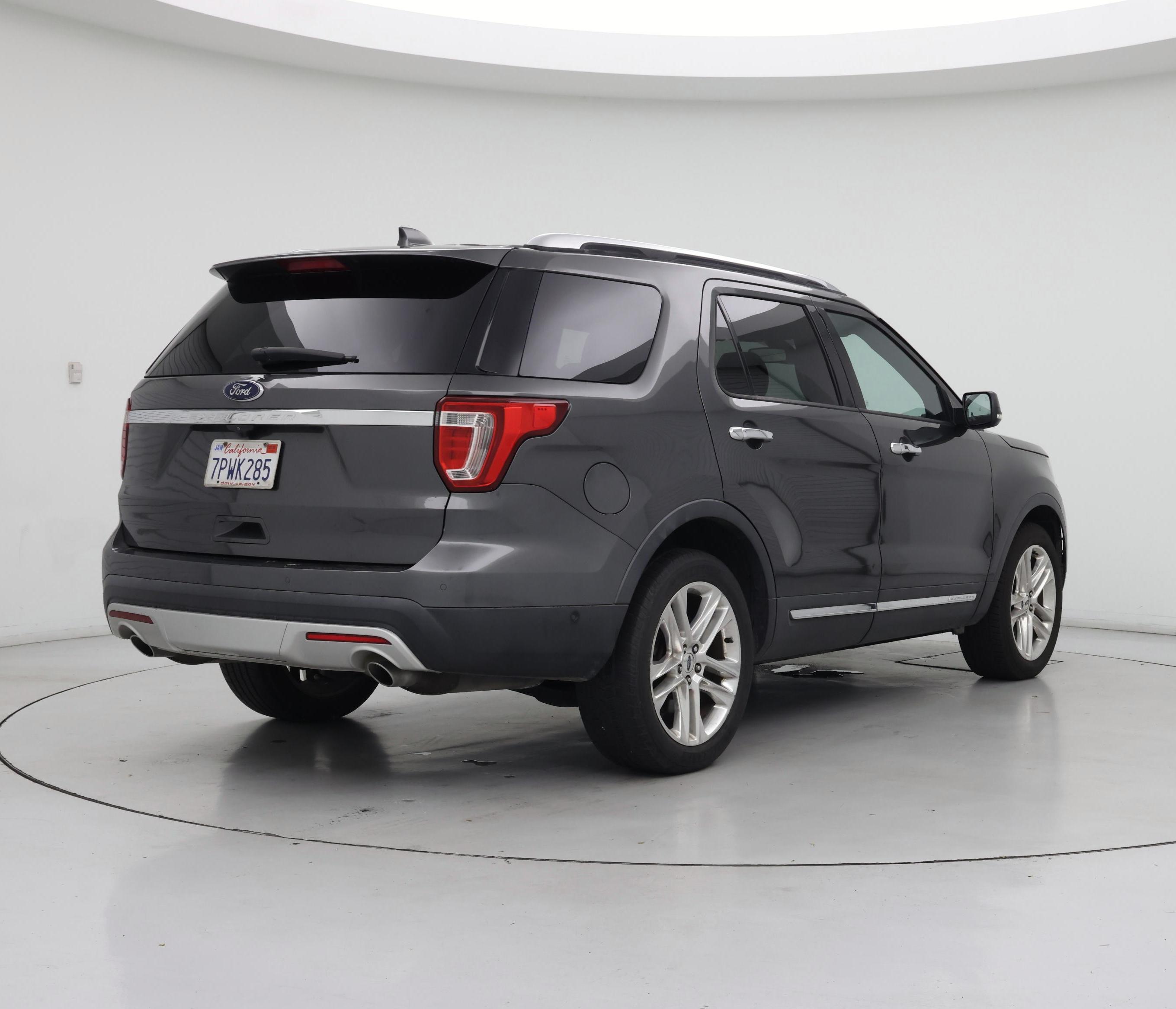 Thumbnail: 2016 Ford Explorer - 8
