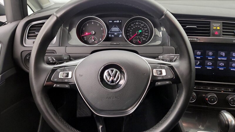2019 Volkswagen Golf SE 10