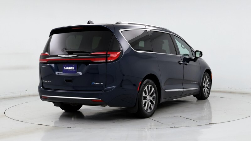 2023 Chrysler Pacifica Hybrid Pinnacle 8