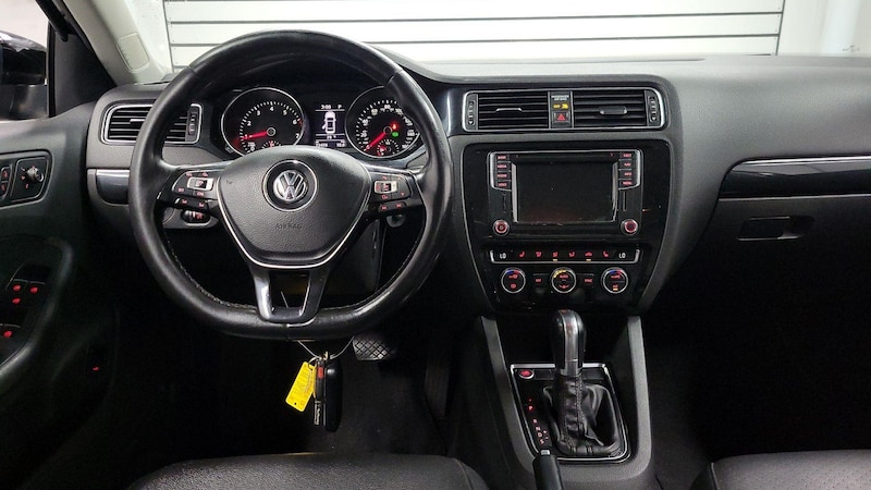 2017 Volkswagen Jetta SEL 9