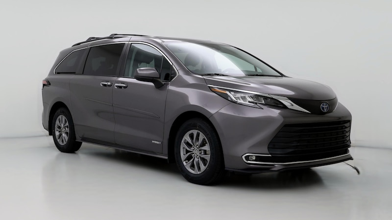 2021 Toyota Sienna XLE Hero Image