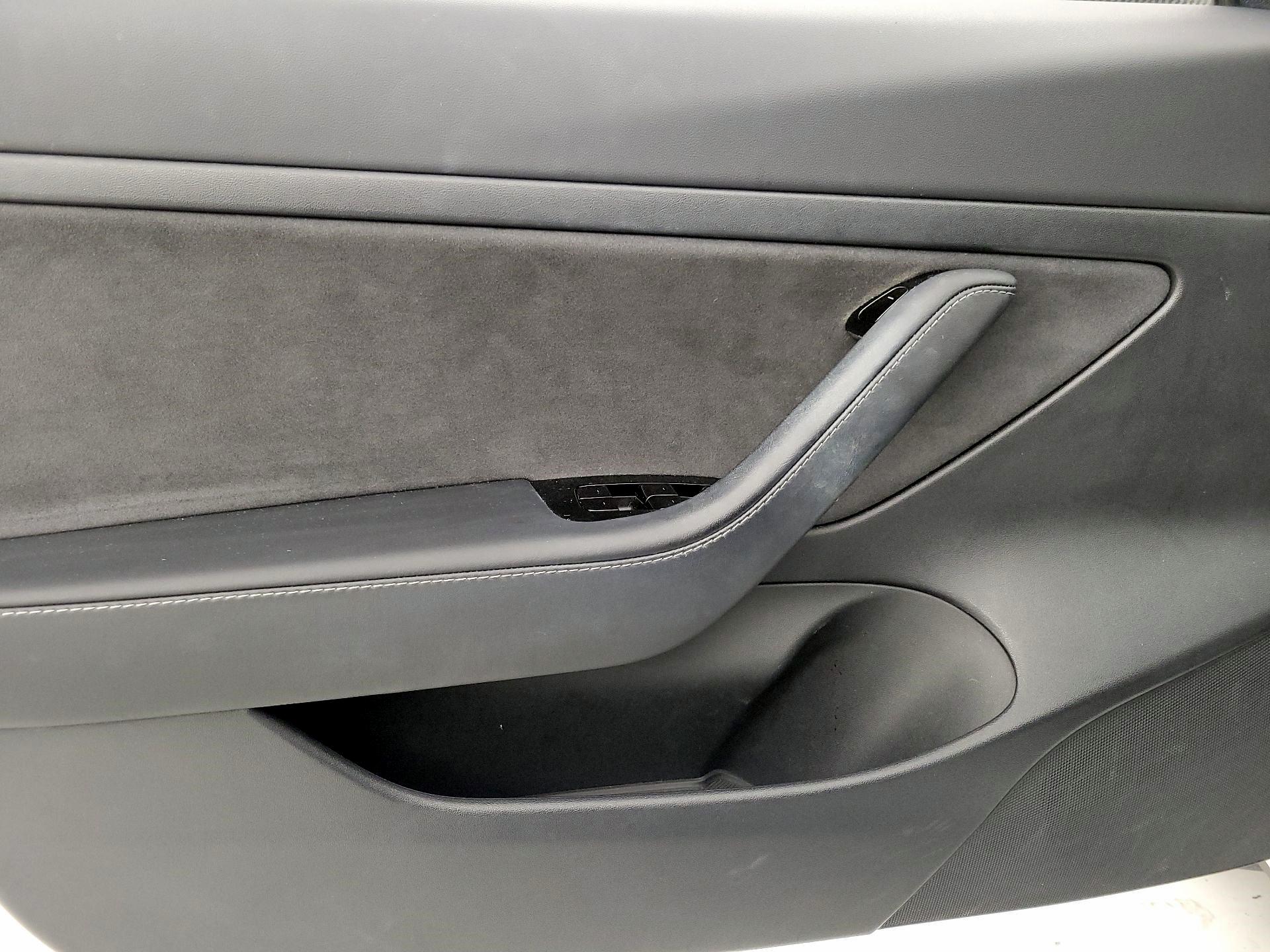 Thumbnail: 2020 Tesla Model 3 - 12