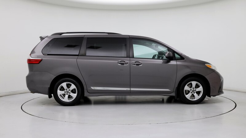 2019 Toyota Sienna LE 7