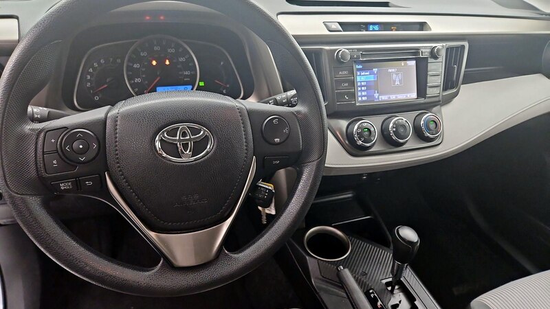 2014 Toyota RAV4 LE 9