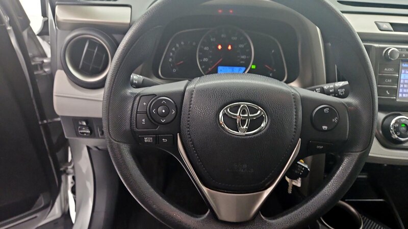 2014 Toyota RAV4 LE 10