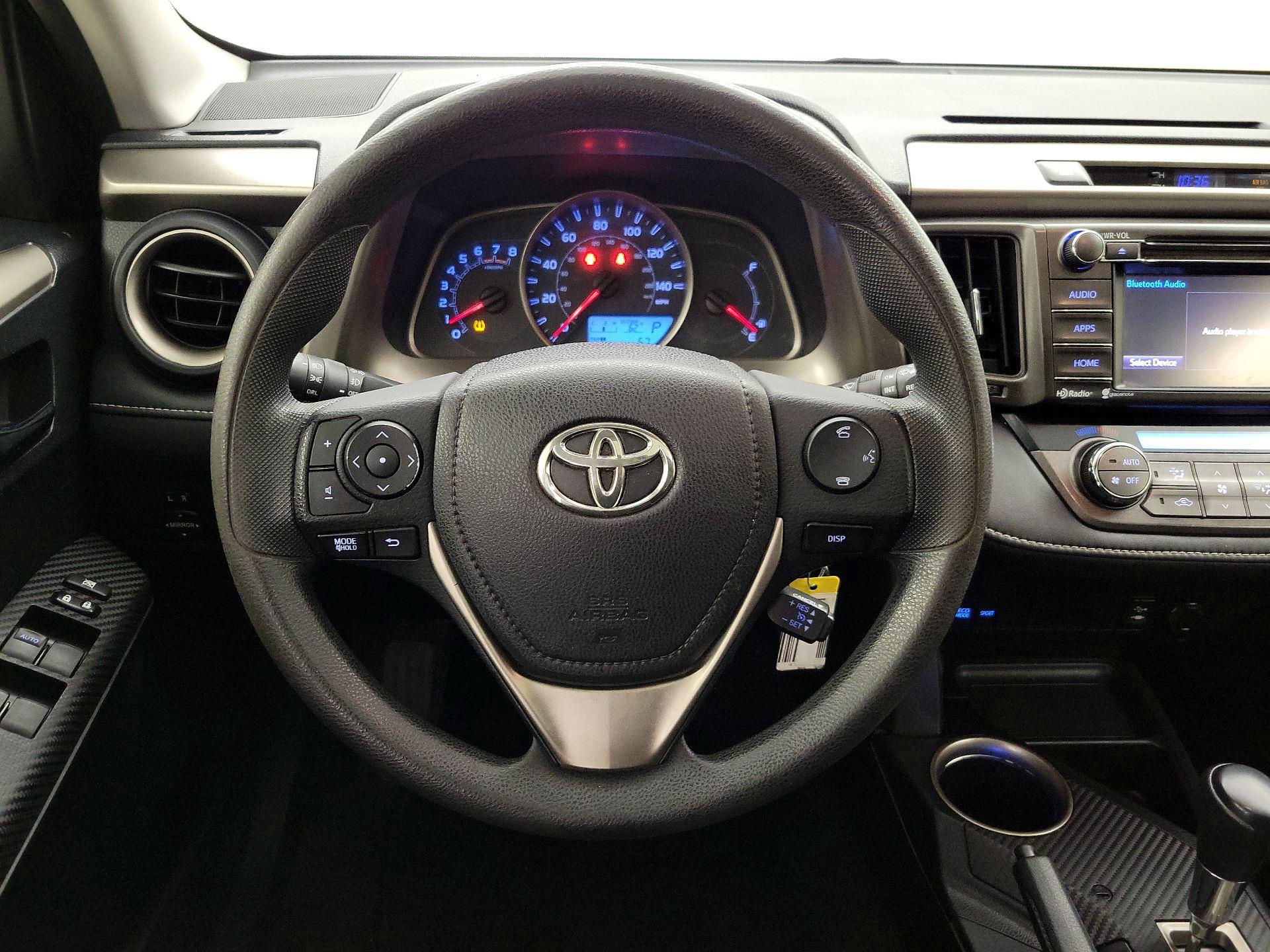 Thumbnail: 2015 Toyota RAV4 - 10