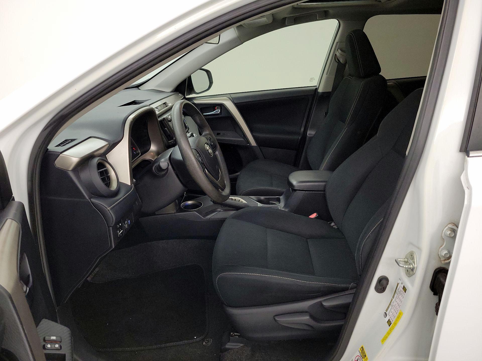 Thumbnail: 2015 Toyota RAV4 - 11