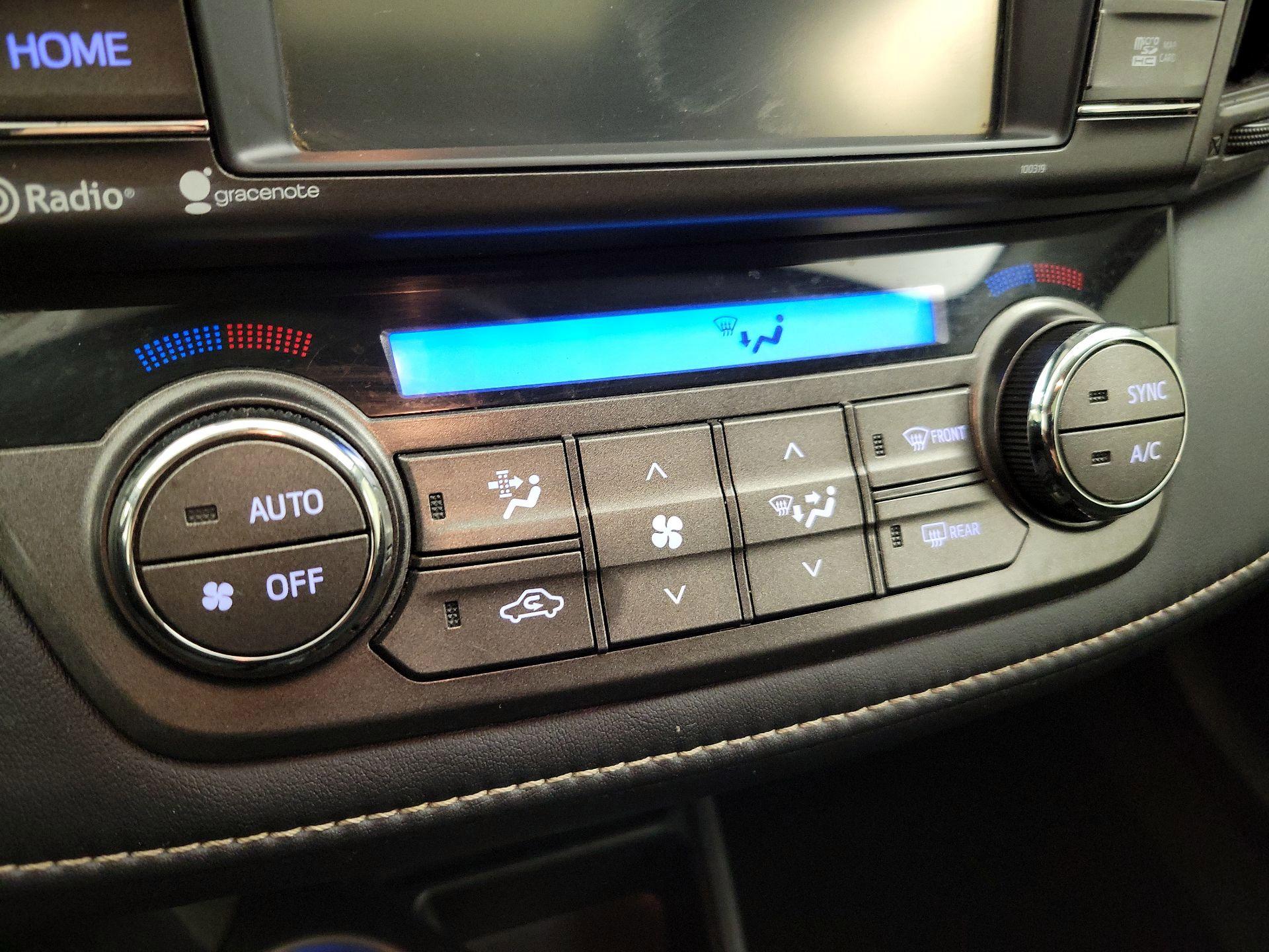 Thumbnail: 2015 Toyota RAV4 - 15
