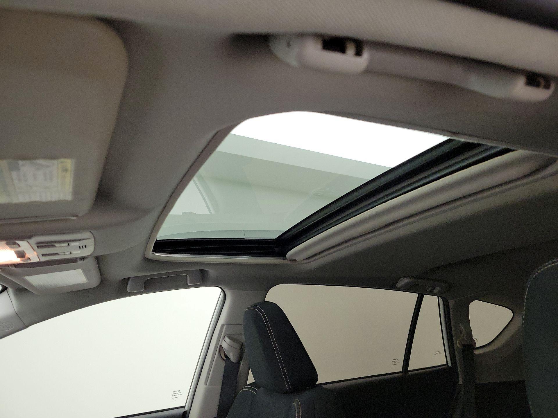 Thumbnail: 2015 Toyota RAV4 - 17