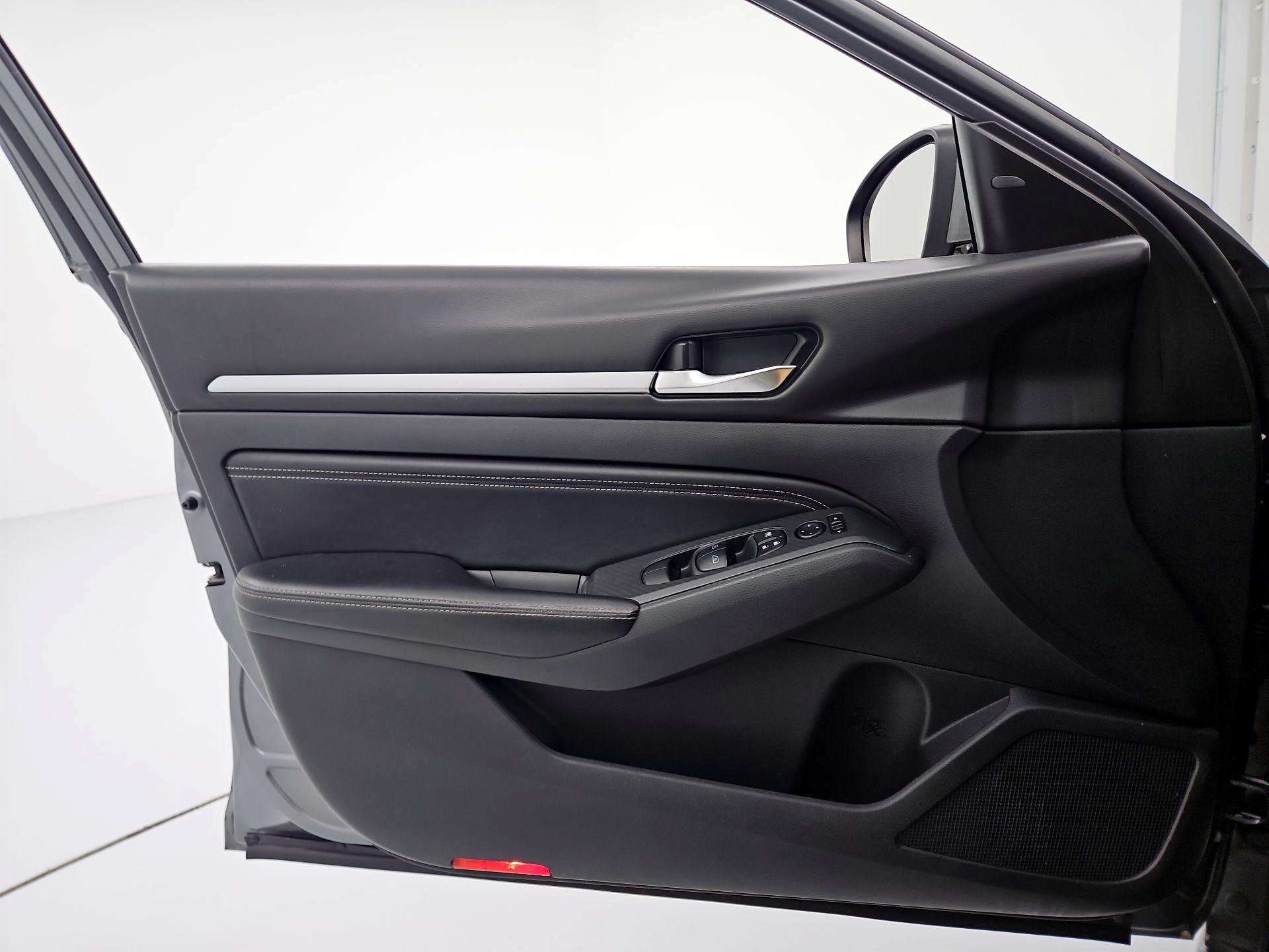 Thumbnail: 2019 Nissan Altima - 12