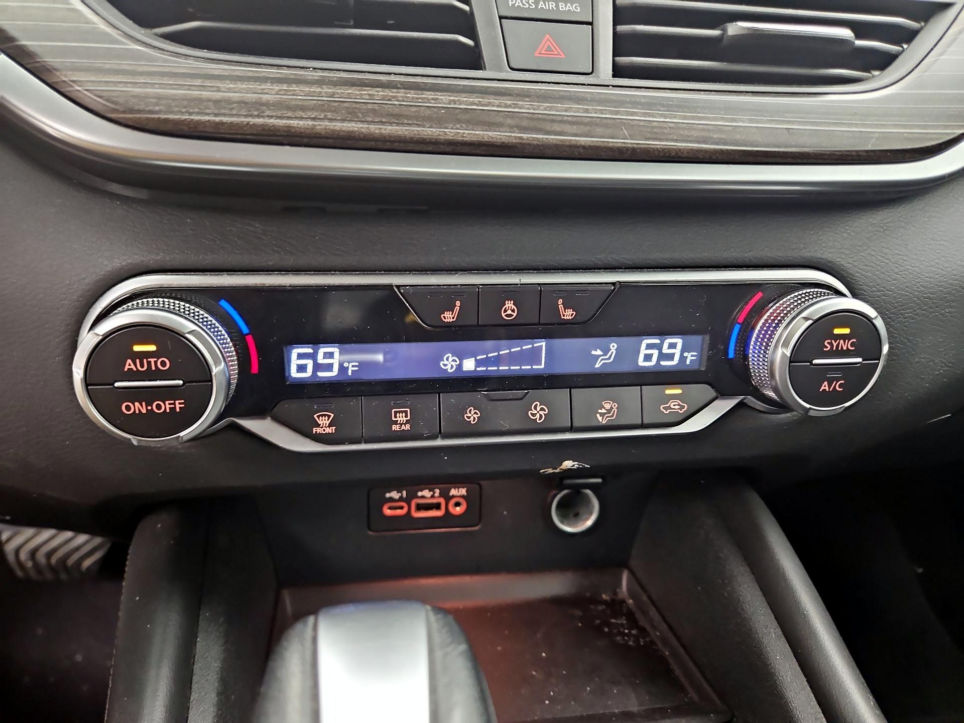 Thumbnail: 2019 Nissan Altima - 16