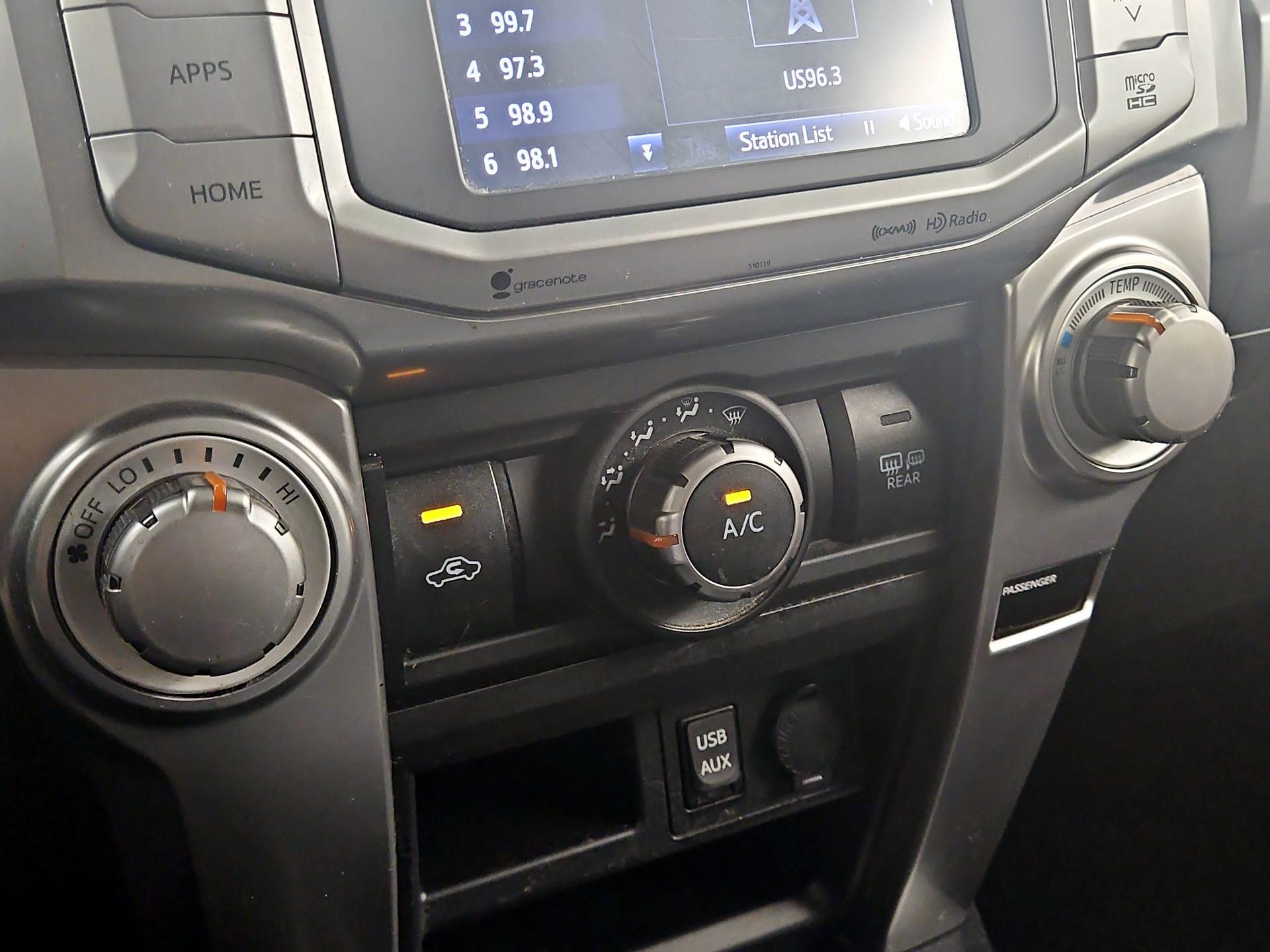 Thumbnail: 2016 Toyota 4Runner - 16