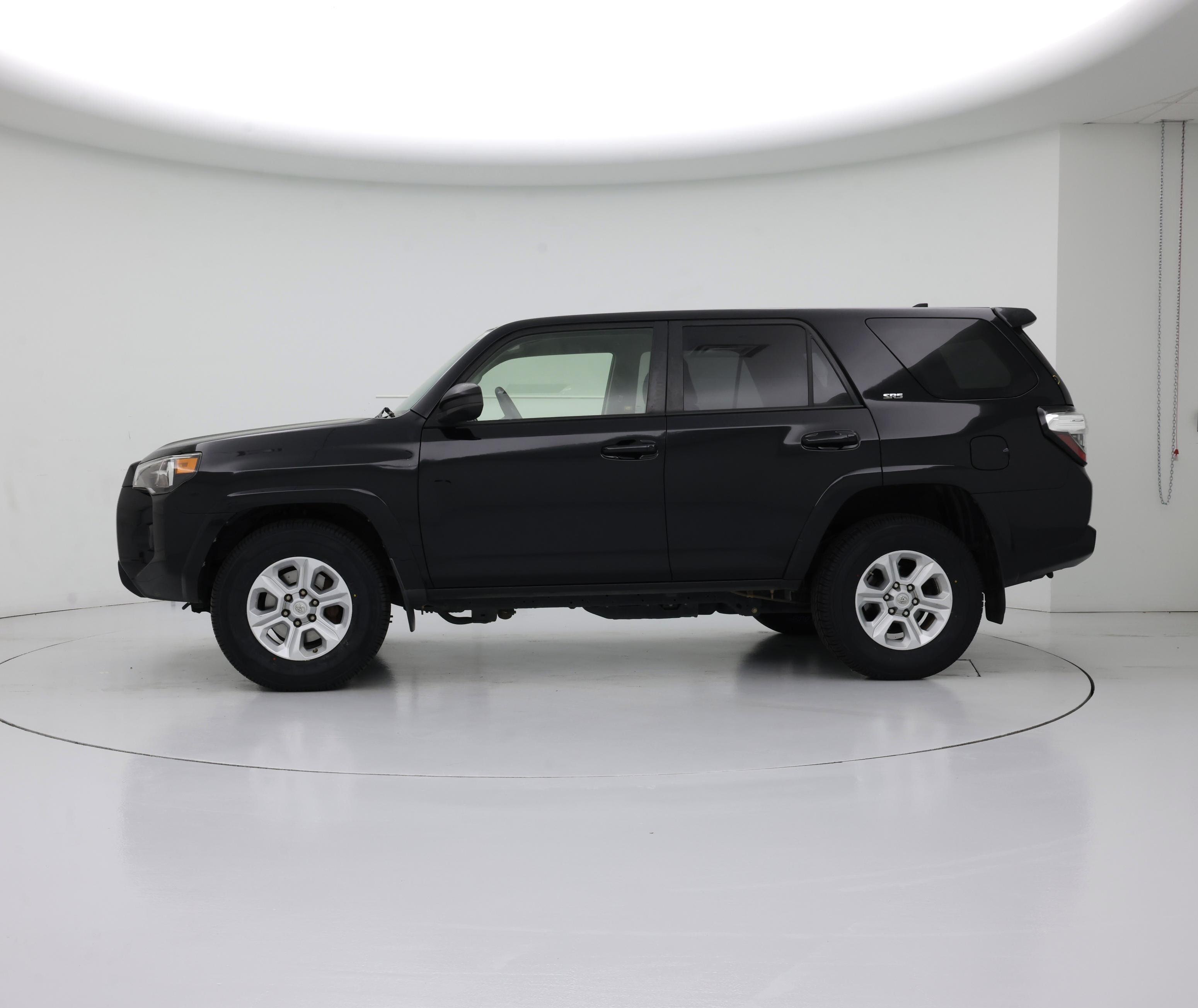 Thumbnail: 2016 Toyota 4Runner - 3