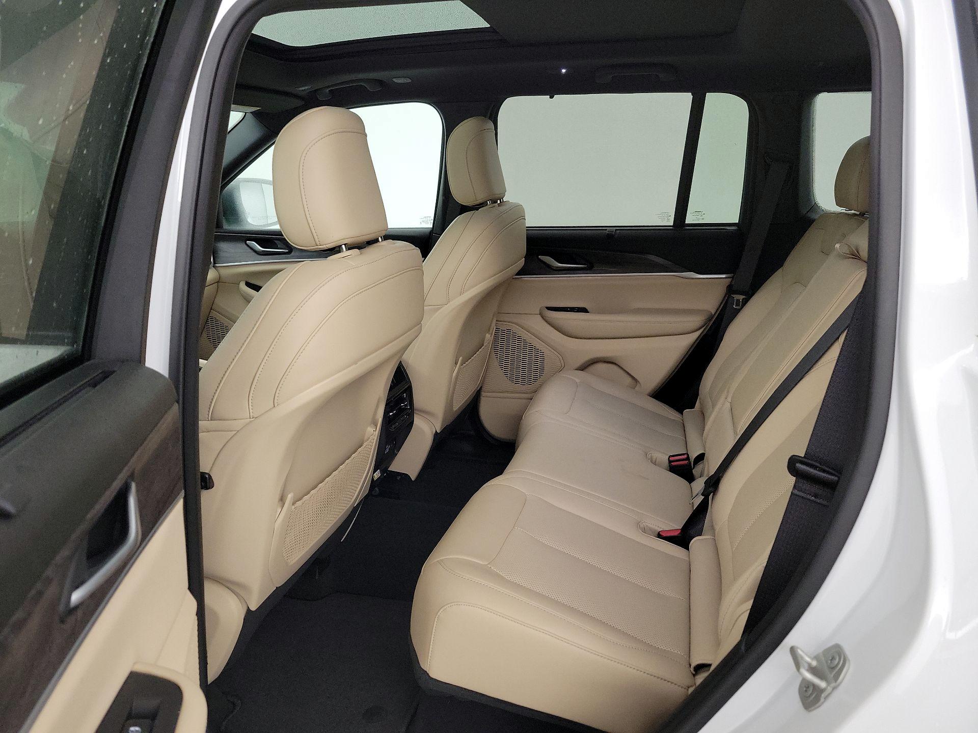 Thumbnail: 2023 Jeep Grand Cherokee - 19