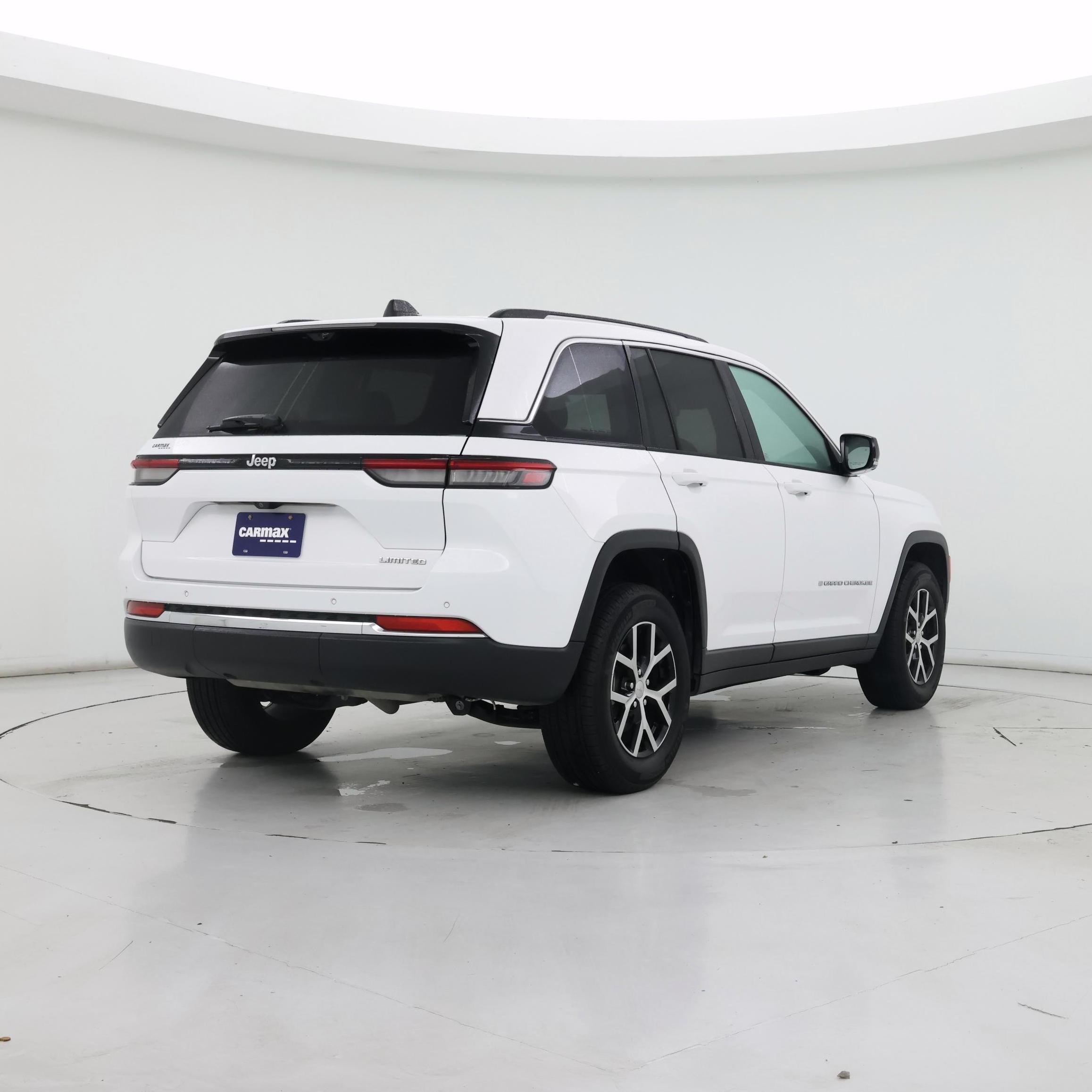 Thumbnail: 2023 Jeep Grand Cherokee - 8