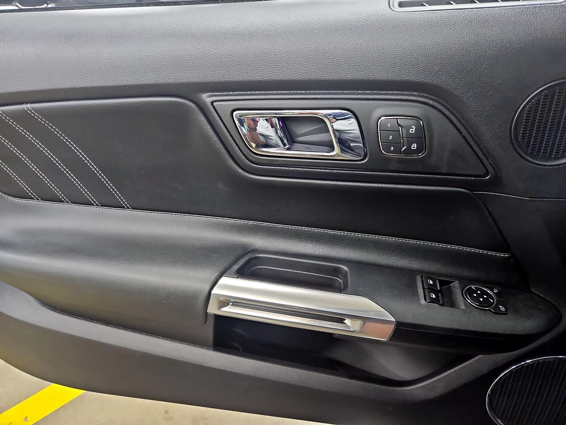 Thumbnail: 2015 Ford Mustang - 12