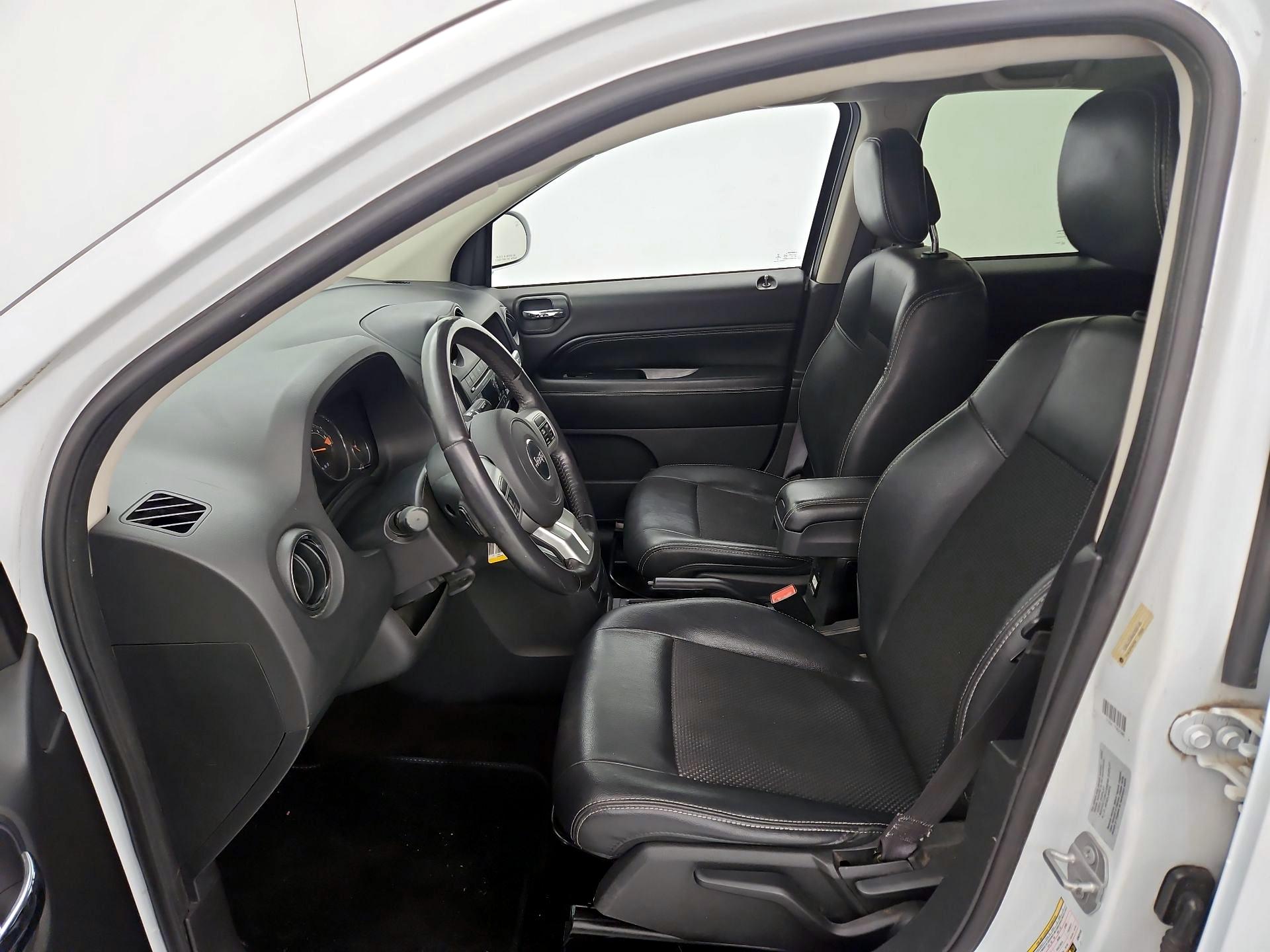 Thumbnail: 2016 Jeep Compass - 11