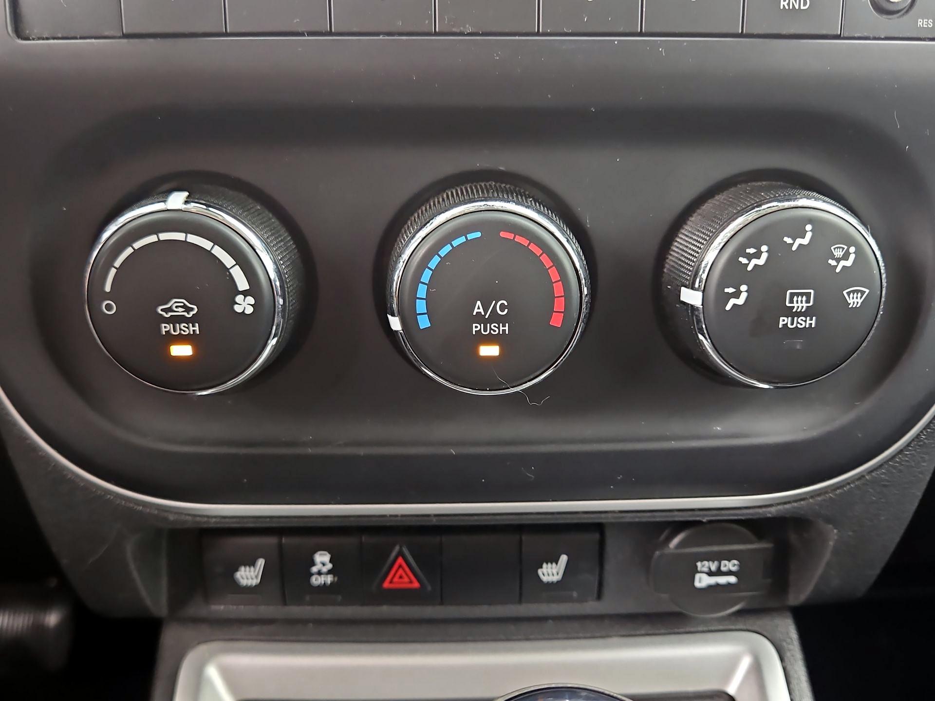 Thumbnail: 2016 Jeep Compass - 14
