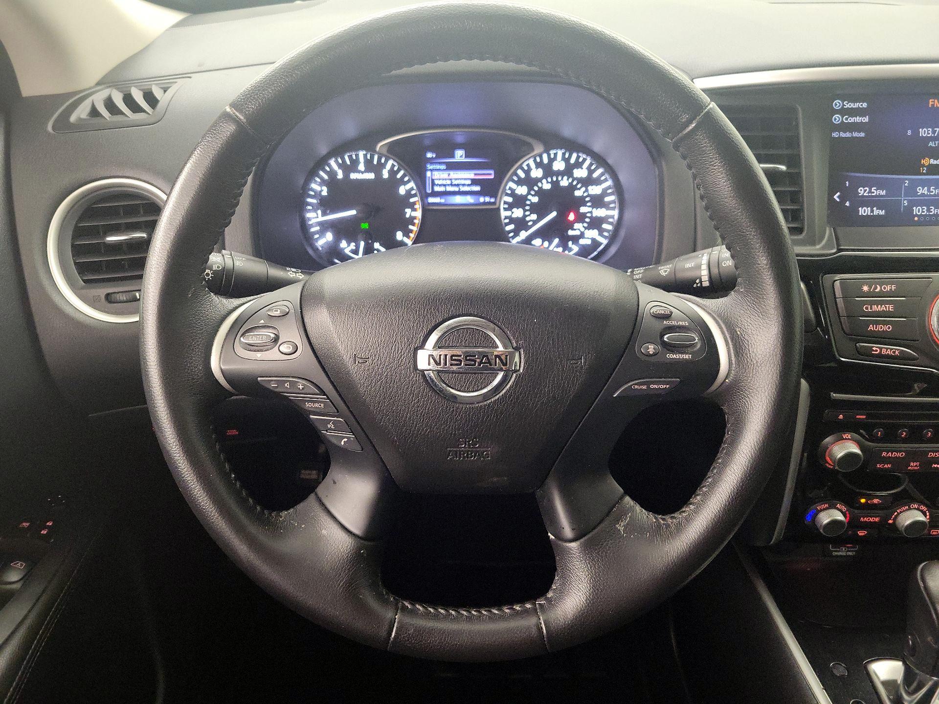 Thumbnail: 2020 Nissan Pathfinder - 10