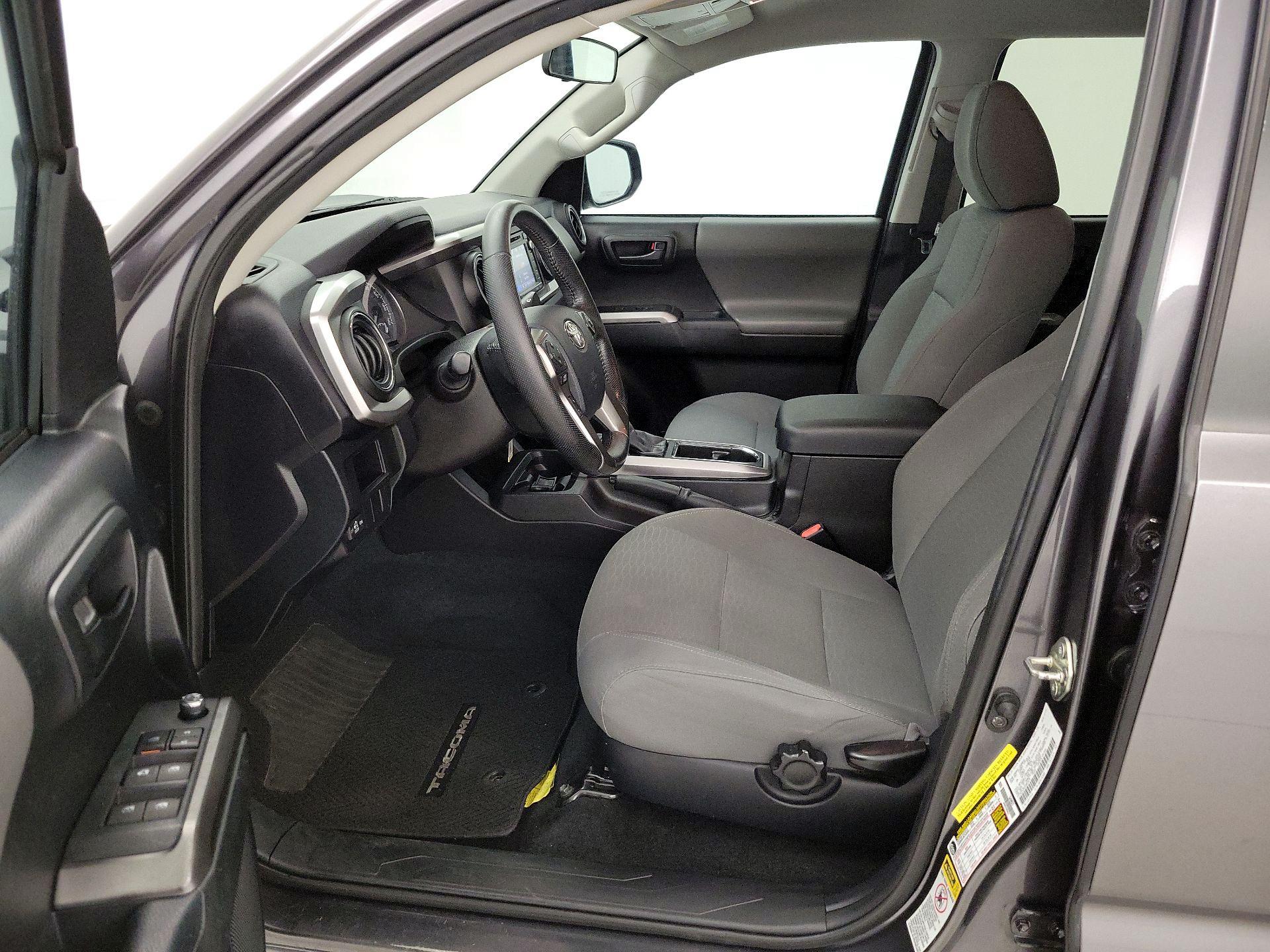 Thumbnail: 2016 Toyota Tacoma - 11