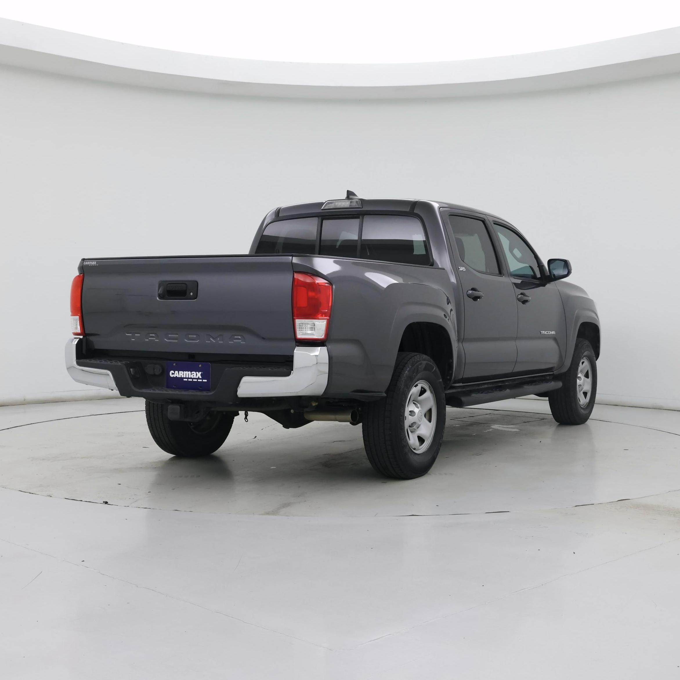 Thumbnail: 2016 Toyota Tacoma - 8