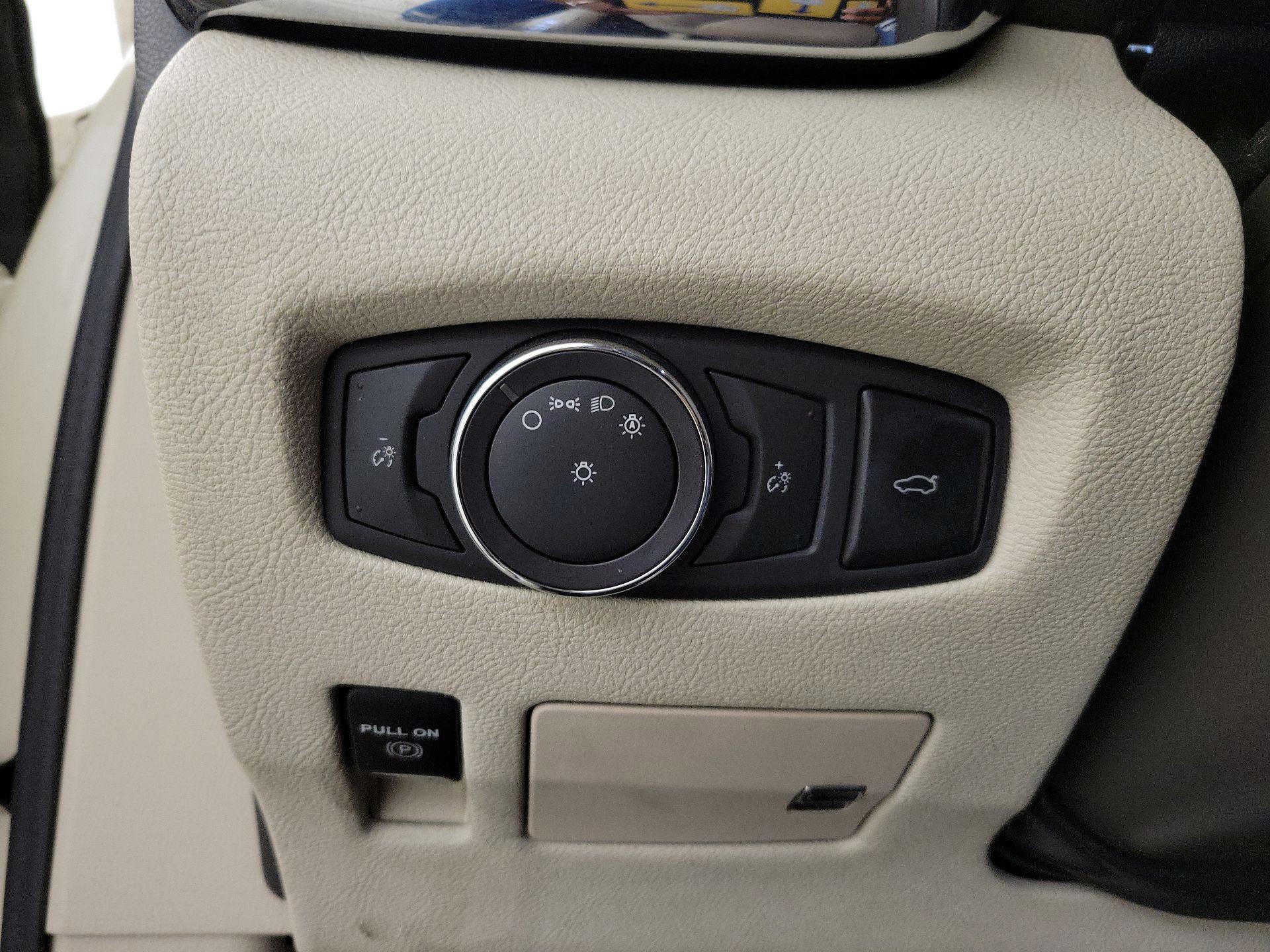 Thumbnail: 2018 Lincoln Continental - 14