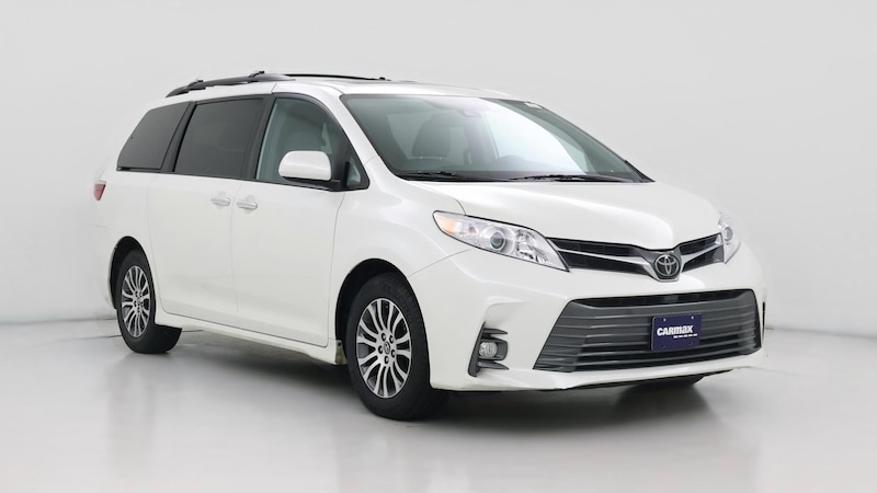 2019 Toyota Sienna XLE Hero Image